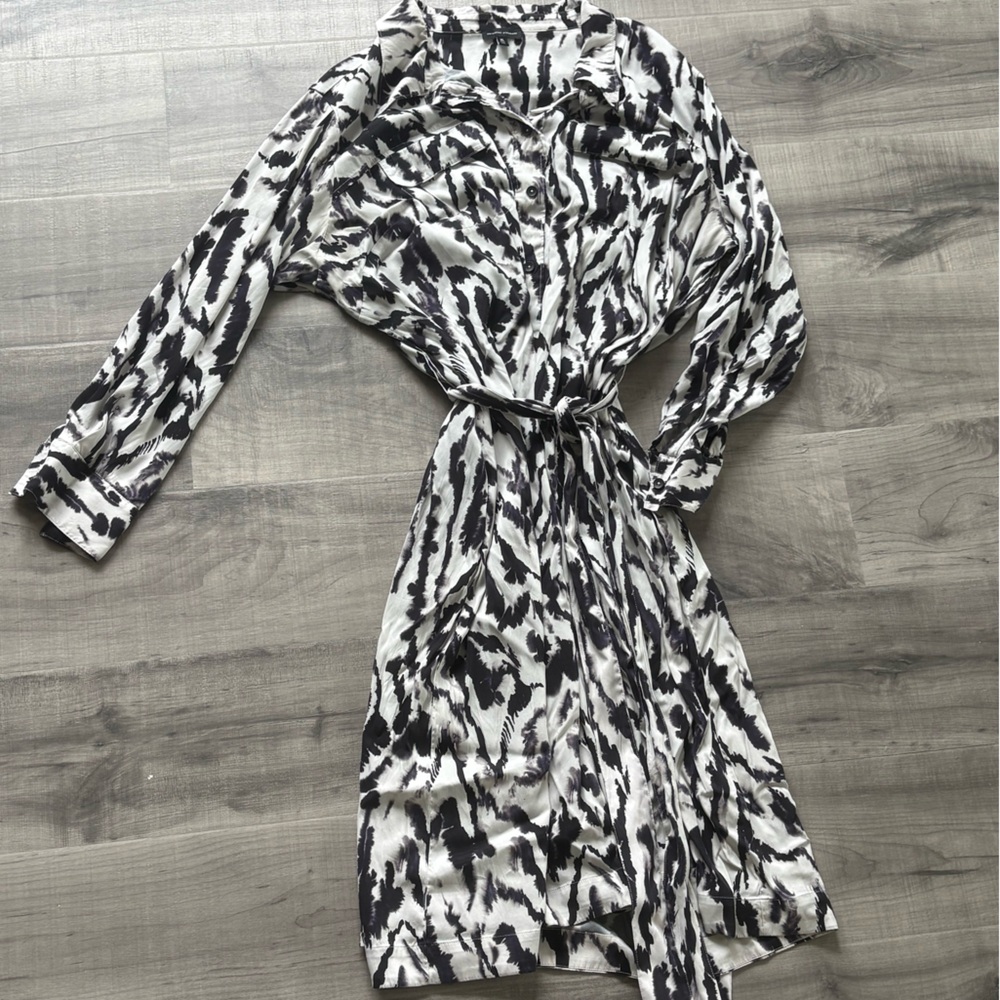 Universal Standard Black & White Cooling Stretch CuproAbstract Zebra Print Dress - Picture 4 of 4